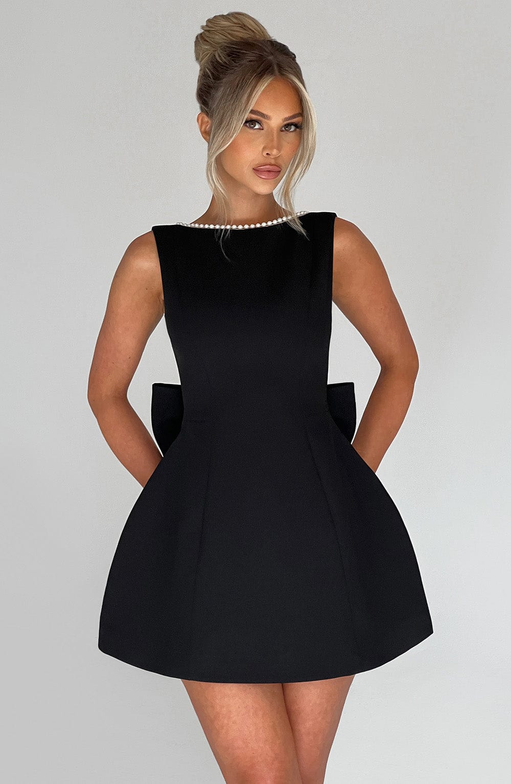 Amber | Women Wedding Guest Structured Mini Dress - Elle Zürich