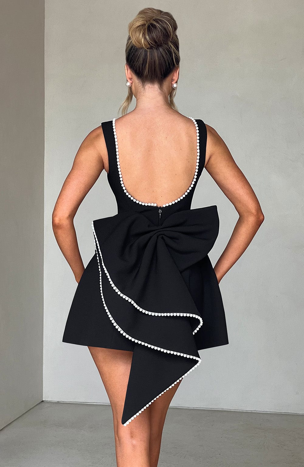 Amber | Women Wedding Guest Structured Mini Dress - Elle Zürich