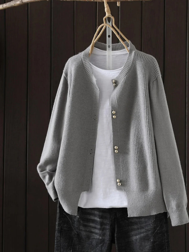 Helga | Damen Winter Gemütlicher Cardigan mit Perlenknöpfen - Elle Zürich
