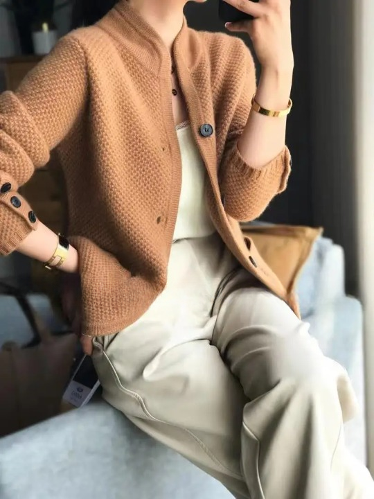 Anja | Damen Winter Cardigan mit Knopfleiste - Elle Zürich