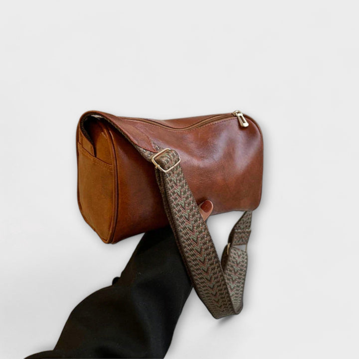 Emilia | Moderne Damen-Schultertasche für den Alltag - Elle Zürich