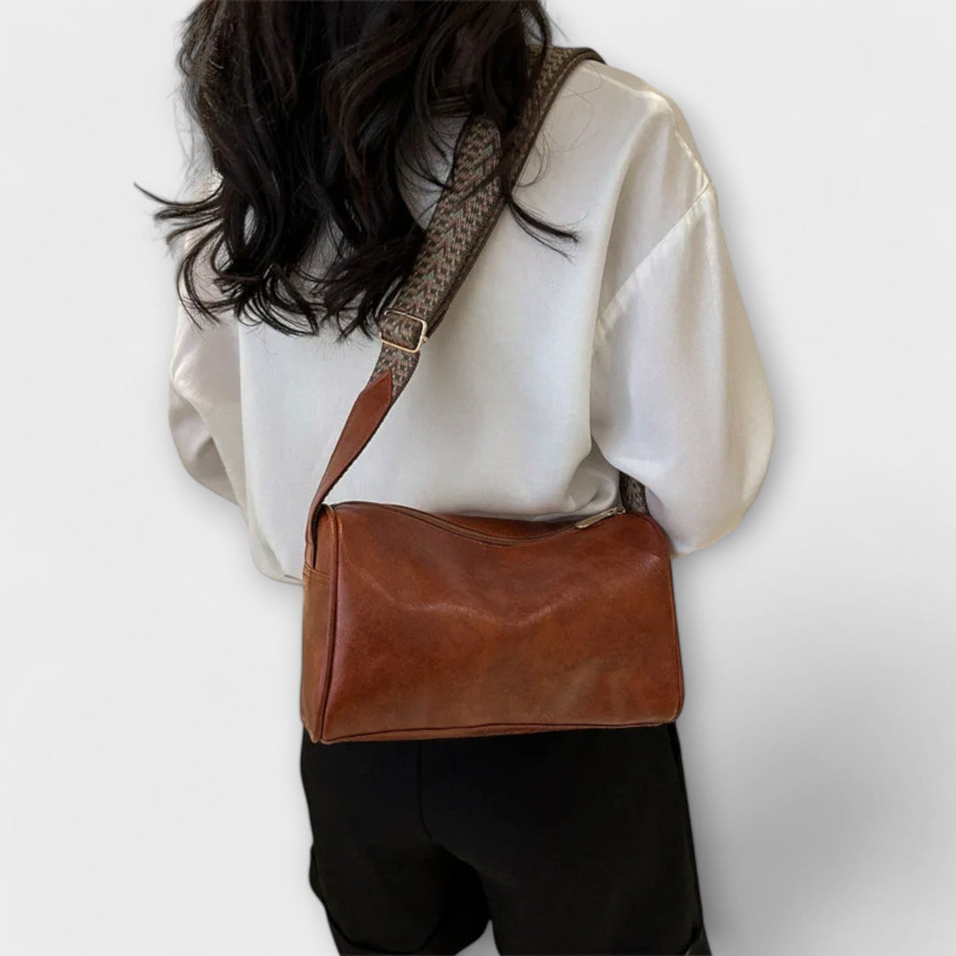 Emilia | Moderne Damen-Schultertasche für den Alltag - Elle Zürich