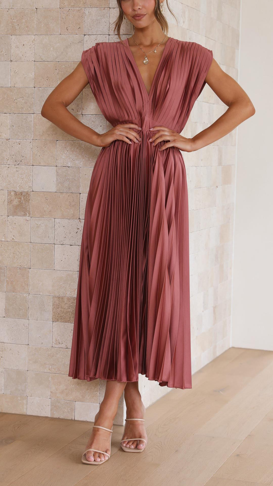 Angela | Damen Klassisches Plissiertes Maxikleid - Elle Zürich