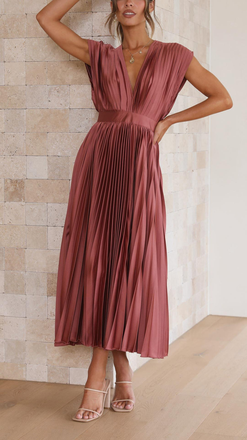 Angela | Damen Klassisches Plissiertes Maxikleid - Elle Zürich