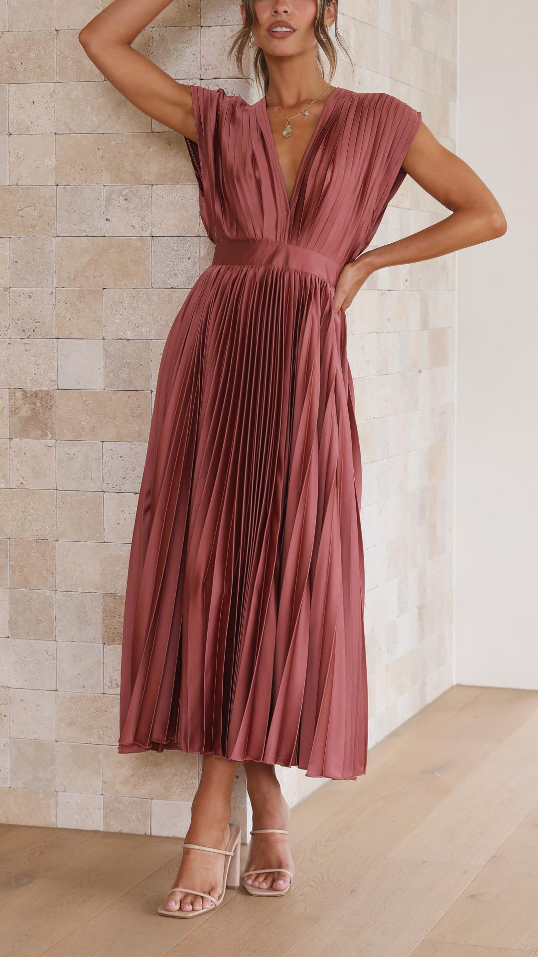 Angela | Damen Klassisches Plissiertes Maxikleid - Elle Zürich
