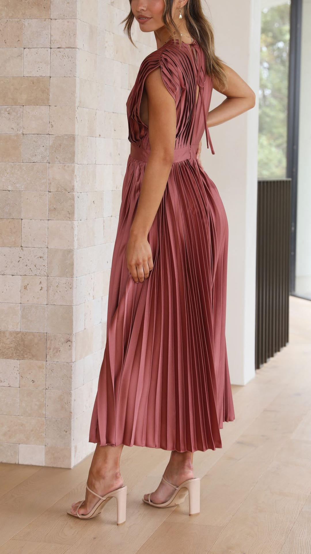 Angela | Damen Klassisches Plissiertes Maxikleid - Elle Zürich