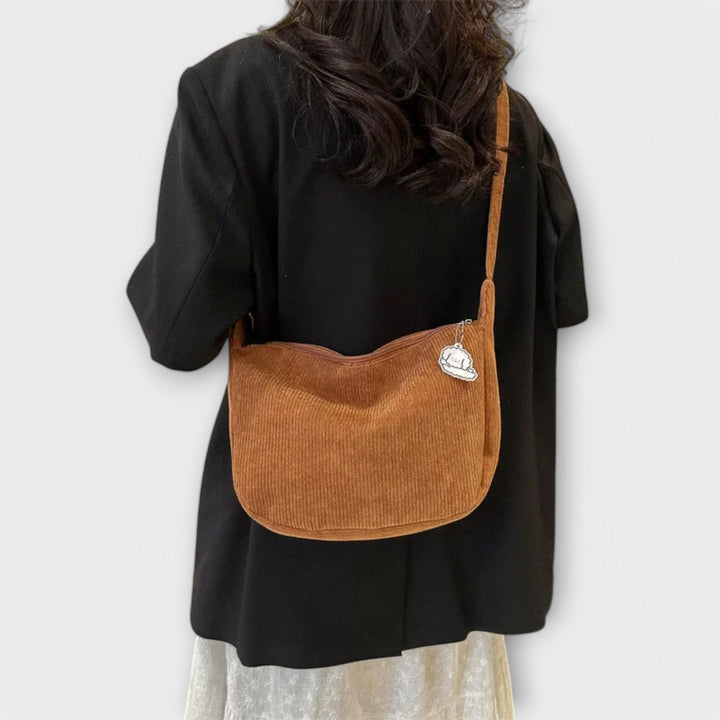 Isabella | Women’s Shoulder Bag with Elegant Shape - Elle Zürich